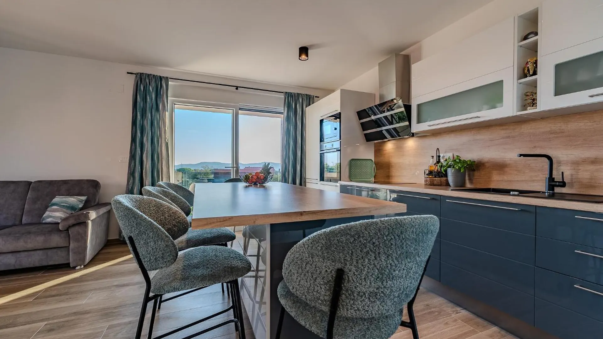 Апартаменты Biograd Sunset Penthouse With Spectactular View And Jacuzzi Биоград-на-Мору 0*,