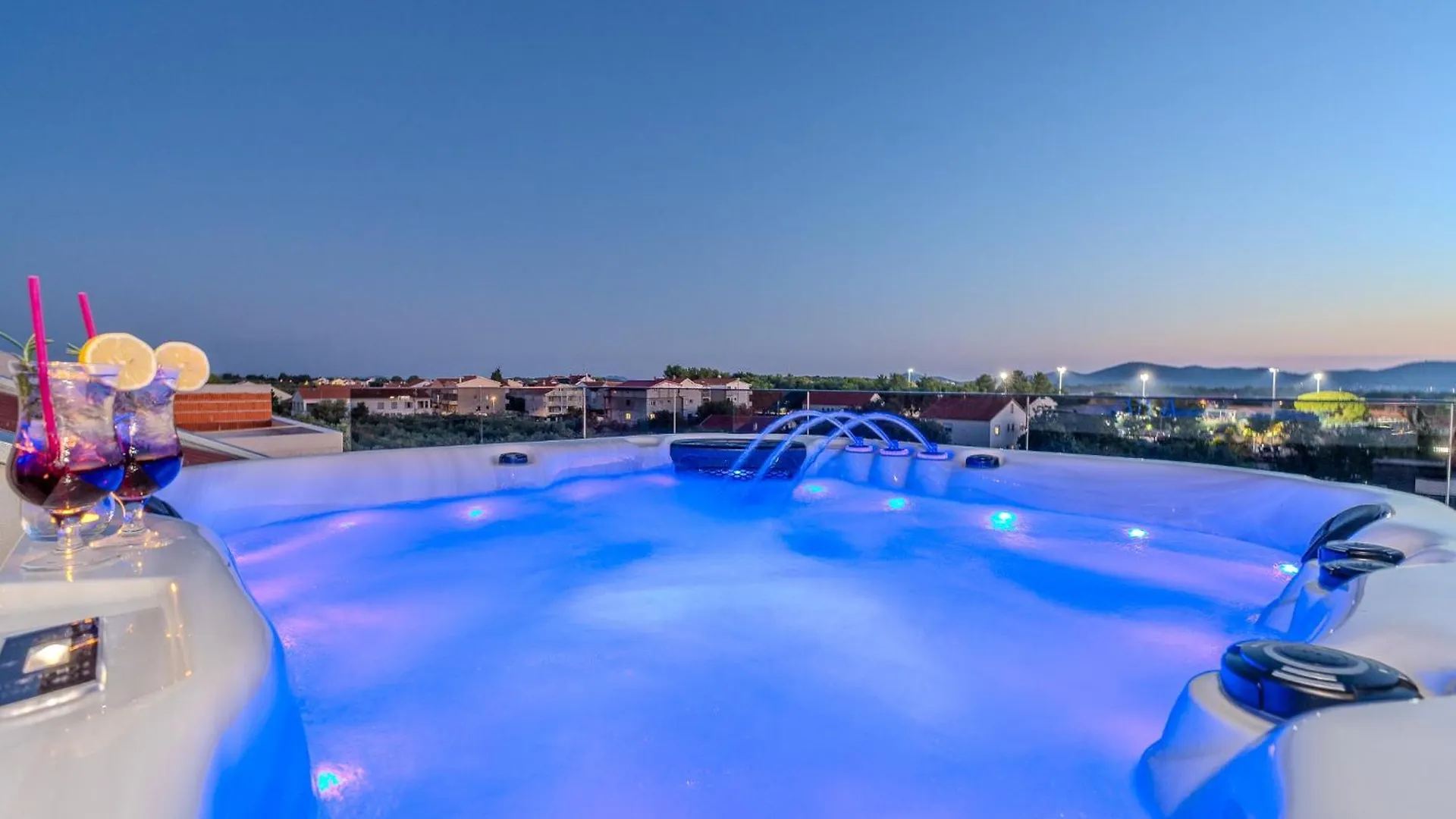 Апартаменты Biograd Sunset Penthouse With Spectactular View And Jacuzzi Биоград-на-Мору